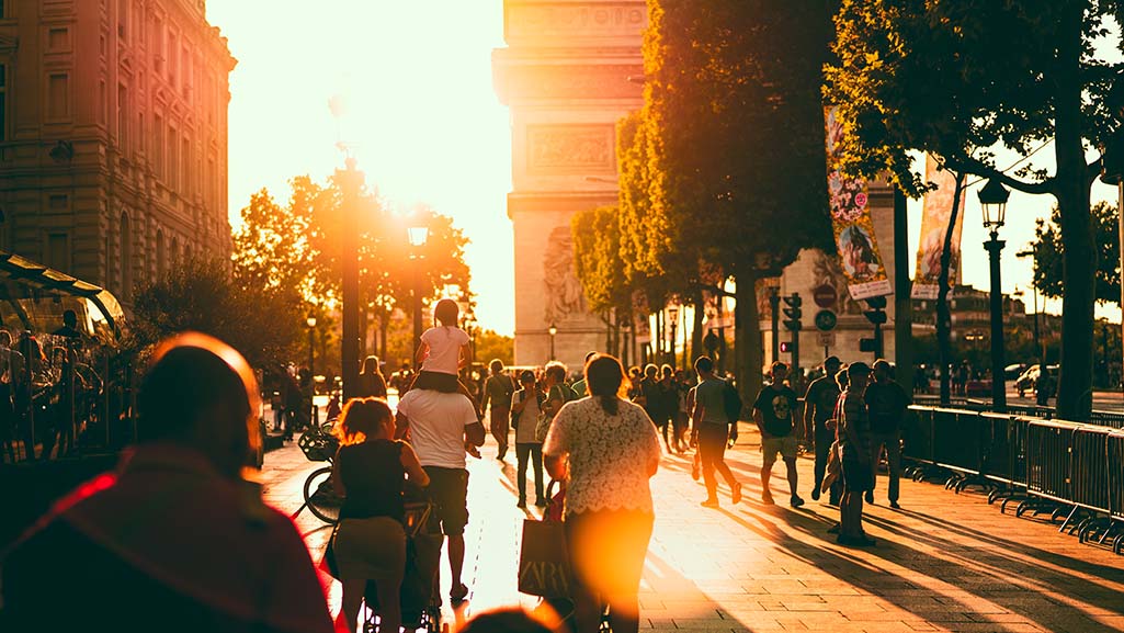 Paris people walking 